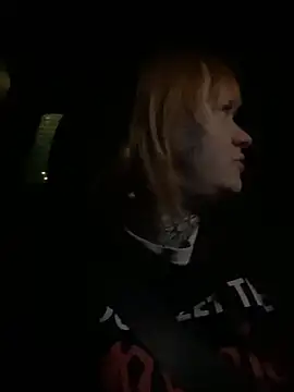 poussichienne online show from 03-21-26, 04:25