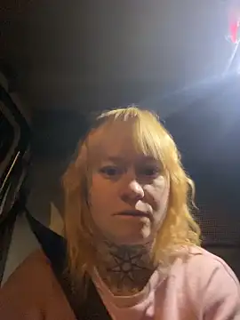 Snapshot of poussichienne chatting on 04-25-26, 02:58 poussichienne online show from 04-25-26, 02:58