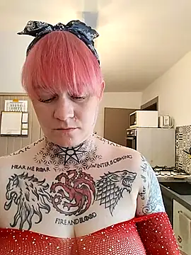 Snapshot of poussichienne chatting on 05-31-26, 03:07 poussichienne online show from 05-31-26, 03:07