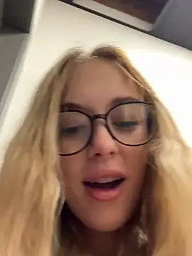 Snapshot of enjoy_my_beauty chatting on 02-13-26, 06:46 enjoy my beauty online show from 02-13-26, 06:46