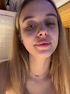 Snapshot of enjoy_my_beauty chatting on 03-03-26, 10:11 enjoy my beauty online show from 03-03-26, 10:11