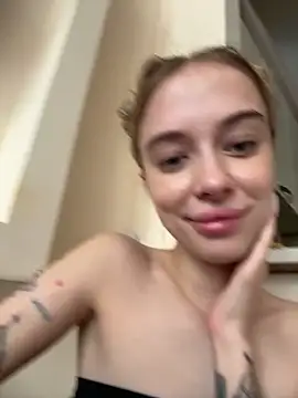 Snapshot of enjoy_my_beauty chatting on 05-13-26, 06:42 enjoy my beauty online show from 05-13-26, 06:42