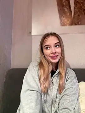 Snapshot of enjoy_my_beauty chatting on 02-05-26, 06:42 enjoy my beauty online show from 02-05-26, 06:42