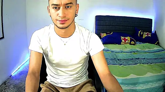 Kevin Torres online show from 12-20-25, 04:43