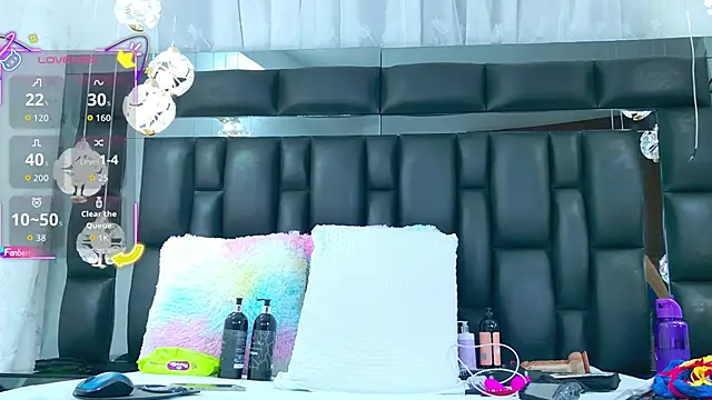 AuraRoss online show from 10-22-25, 07:02