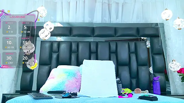 AuraRoss online show from 10-14-25, 07:03