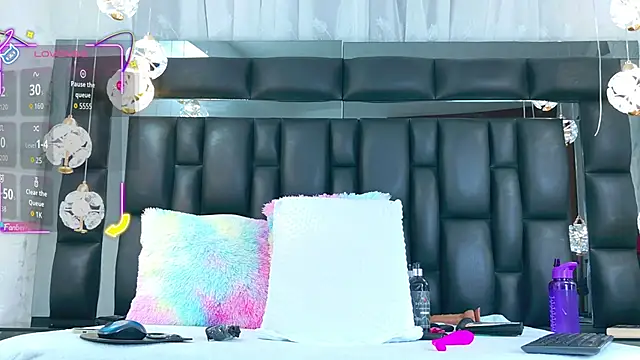 AuraRoss online show from 10-29-25, 07:02