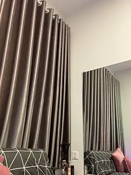 Snapshot of Almiraa68 chatting on 03-09-25, 02:43 Almiraa68 online show from 03-09-25, 02:43