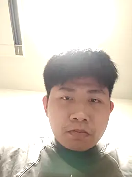 Snapshot of HuyFA23 chatting on 03-15-25, 04:10 HuyFA23 online show from 03-15-25, 04:10