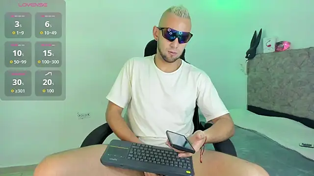 Damon Bakert online show from 12-22-25, 02:50