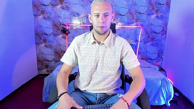 Snapshot of Damon_Bakert chatting on 06-16-26, 01:22 Damon Bakert online show from 06-16-26, 01:22