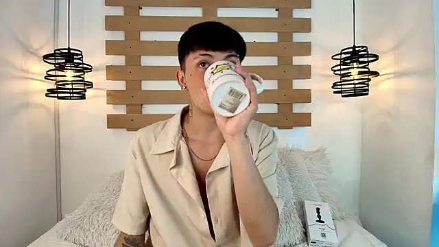 Snapshot of Steev_Novoa chatting on 03-20-25, 04:29 Steev Novoa online show from 03-20-25, 04:29