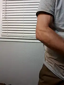 Snapshot of bigdickdaddy2184 chatting on 10-10-25, 06:58 bigdickdaddy2184 online show from 10-10-25, 06:58