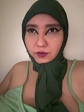 Snapshot of hannahayat chatting on 07-26-26, 02:46 hannahayat online show from 07-26-26, 02:46