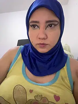 Snapshot of hannahayat chatting on 06-06-26, 01:38 hannahayat online show from 06-06-26, 01:38