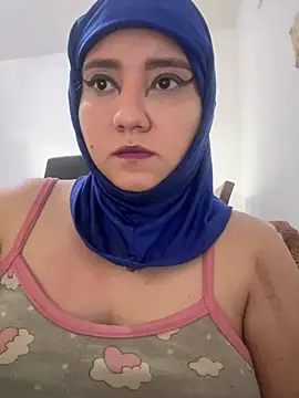Snapshot of hannahayat chatting on 06-25-26, 03:17 hannahayat online show from 06-25-26, 03:17