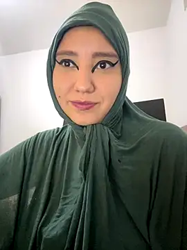 hannahayat online show from 11-15-25, 02:21