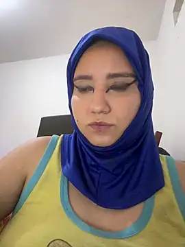 Snapshot of hannahayat chatting on 06-07-26, 03:17 hannahayat online show from 06-07-26, 03:17