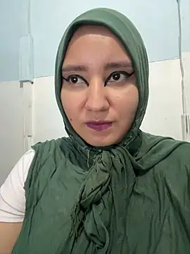 Snapshot of hannahayat chatting on 07-18-26, 03:20 hannahayat online show from 07-18-26, 03:20