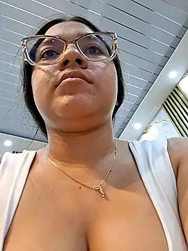 -VICKKY online show from 07-18-26, 07:44