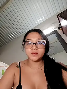 -VICKKY online show from 11-28-25, 03:50