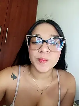 -VICKKY online show from 11-08-25, 02:04