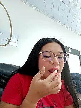 -VICKKY online show from 01-13-26, 01:37