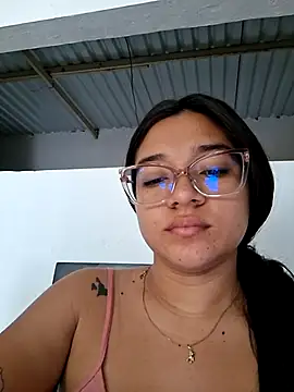 -VICKKY online show from 03-25-26, 02:38