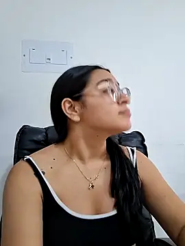 -VICKKY online show from 02-12-26, 02:17