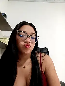 -VICKKY online show from 11-29-25, 01:55