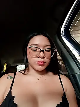 -VICKKY online show from 11-28-25, 03:56