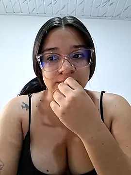-VICKKY online show from 06-16-26, 01:44