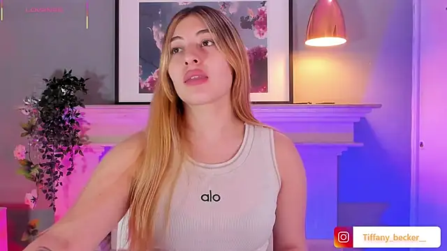 Snapshot of tiffany_becker chatting on 12-03-25, 12:04 tiffany becker online show from 12-03-25, 12:04