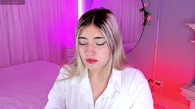 tiffany becker online show from 04-17-26, 01:47