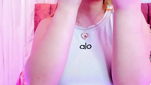 Snapshot of tiffany_becker chatting on 11-14-25, 12:31 tiffany becker online show from 11-14-25, 12:31