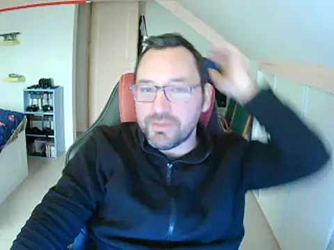 Snapshot of Fantaxx86 chatting on 12-17-24, 12:43 Fantaxx86 online show from 12-17-24, 12:43