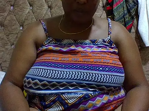 zoey10 online show from 12-17-25, 06:46