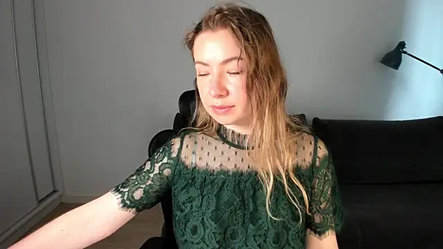 Mia Tasty online show from 03-12-26, 07:56