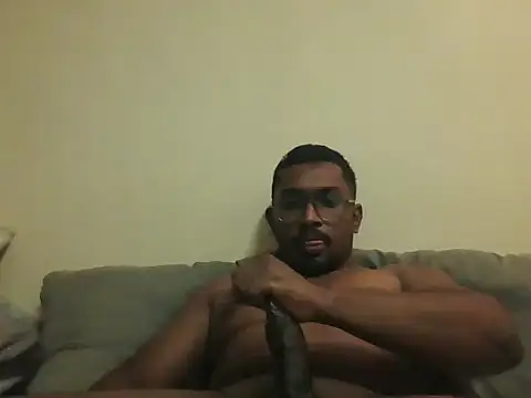 Snapshot of chennaibull101 chatting on 05-11-26, 09:34 chennaibull101 online show from 05-11-26, 09:34