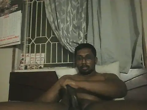 Snapshot of chennaibull101 chatting on 06-08-26, 05:46 chennaibull101 online show from 06-08-26, 05:46