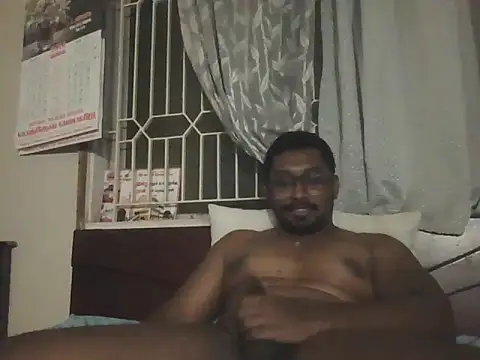 Snapshot of chennaibull101 chatting on 06-10-26, 06:42 chennaibull101 online show from 06-10-26, 06:42