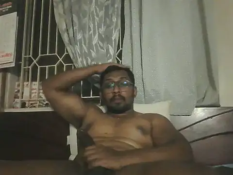 Snapshot of chennaibull101 chatting on 06-12-26, 06:27 chennaibull101 online show from 06-12-26, 06:27