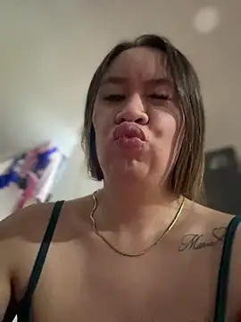 Emiily lee online show from 12-19-25, 02:41