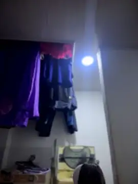 Snapshot of Emiily_lee chatting on 05-11-26, 09:32 Emiily lee online show from 05-11-26, 09:32