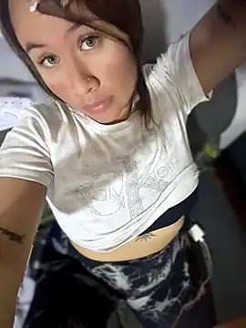 Emiily lee online show from 06-23-26, 09:24
