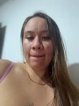 Emiily lee online show from 11-28-25, 04:12