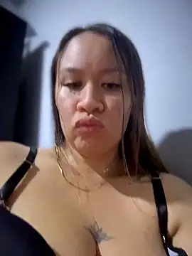 Snapshot of Emiily_lee chatting on 05-16-26, 03:05 Emiily lee online show from 05-16-26, 03:05