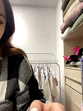 AnaWest online show from 09-14-25, 06:03