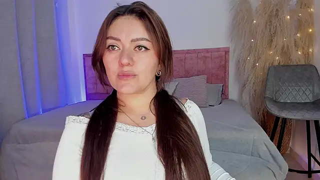 Sofiawilson  online show from 12-17-25, 02:00