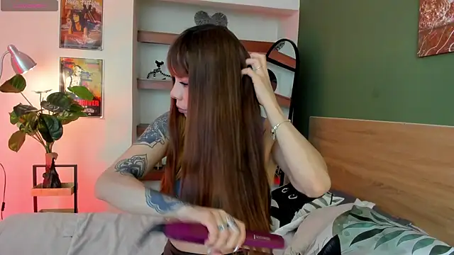 Snapshot of iriiina_veneno chatting on 06-15-26, 05:01 iriiina veneno online show from 06-15-26, 05:01
